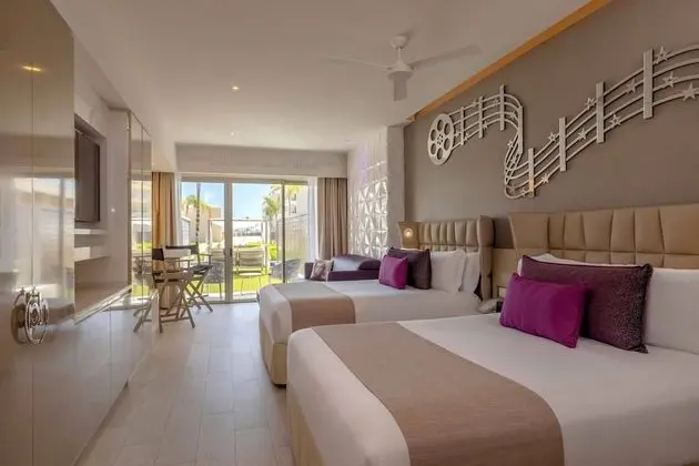 STAR Class Junior Suite Swim Out