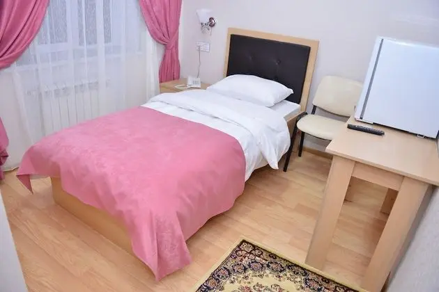 Standard Tek Büyük veya İki Ayrı Yataklı Oda, Bahçe Manzaralı