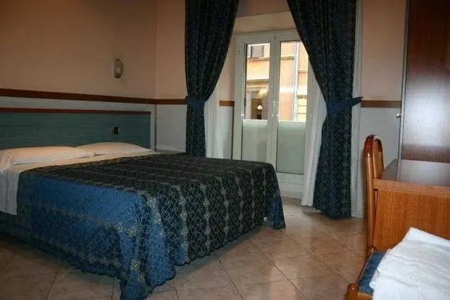 1 Çift Kişilik Veya 2 Tek Kişilik Yatak Standard