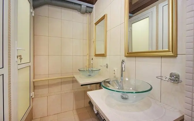 Ortak Ranzalı Oda, Sadece kadınlar için (5 beds)