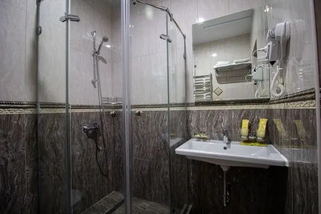 Standard Tek Büyük Yataklı Oda