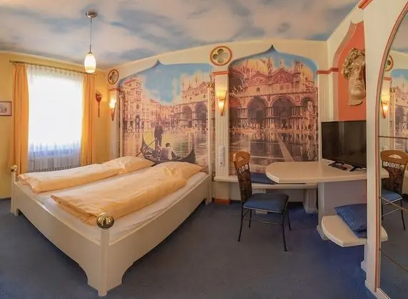 Tek Büyük Yataklı Oda