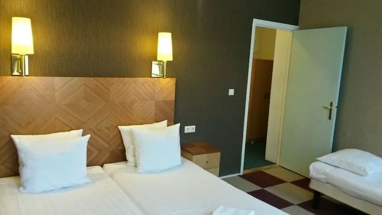 Üç Kişilik Oda, Banyolu/Duşlu