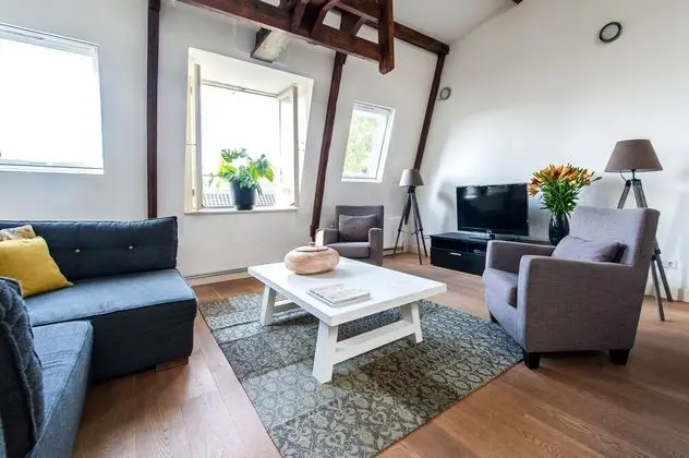 Çatı Katı Süiti (Penthouse)