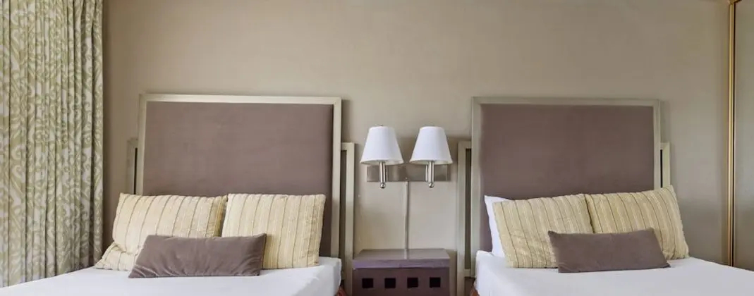 Süit, 1 Yatak Odası, Havuz Manzaralı (2 Double Bed with Sofa Bed)