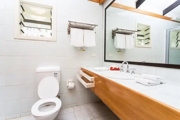 Standard Oda, Havuz Kenarı