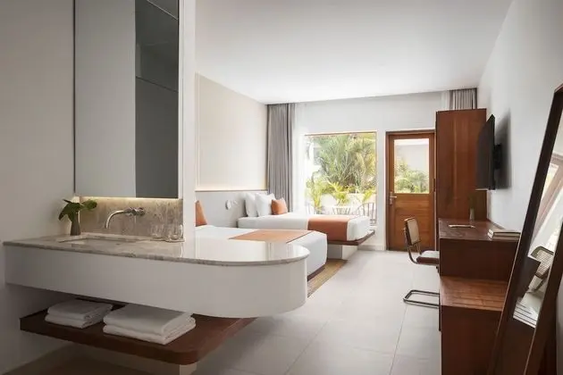 Deluxe Room Pool View