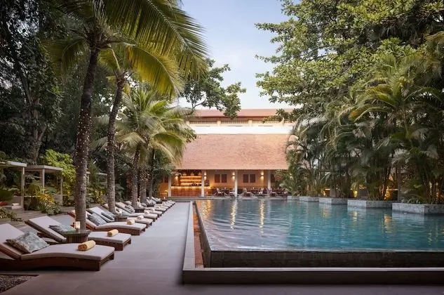 Deluxe Room Poolside Twin