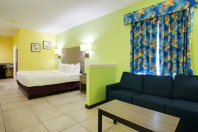 1 King Standard Suite, 2nd Floor