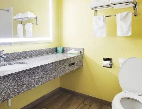 1 King Standard Suite, 2nd Floor