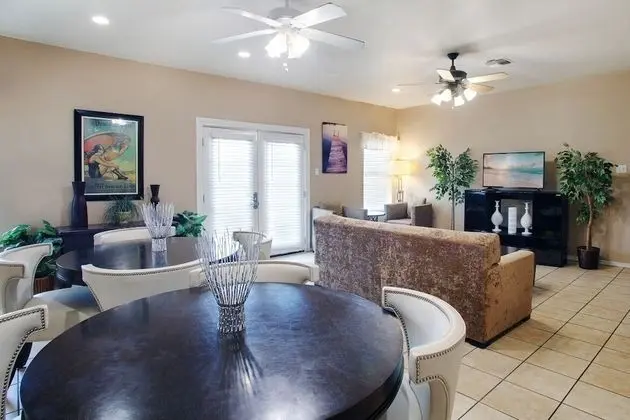 Condo, 2 Bedrooms, 2nd Floor