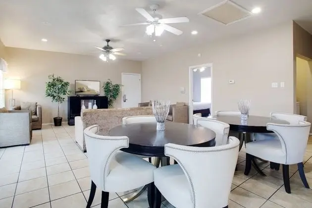 Condo, 2 Bedrooms, 2nd Floor