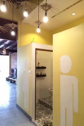 8 Mixed Dorm with Shared Bathroom
