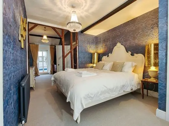 Luxury Tek Büyük Yataklı Oda, 1 En Büyük (King) Boy Yatak ve Çekyat, Balkon, Tepe Manzaralı