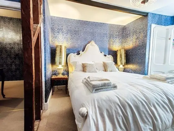 Luxury Tek Büyük Yataklı Oda, 1 En Büyük (King) Boy Yatak ve Çekyat, Balkon, Tepe Manzaralı