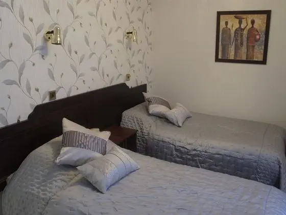 İki Ayrı Yataklı Oda, Banyolu/Duşlu