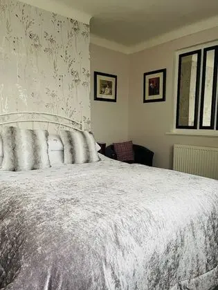 Tek Büyük Yataklı Oda, Özel Banyo (Room 2)