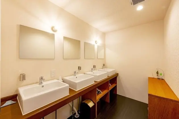 Oda, Ortak Banyo (Family Room)