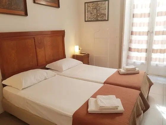 İki Ayrı Yataklı Oda (with Private External Bathroom)