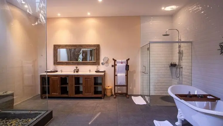 Exclusive Villa (Modern Residence)