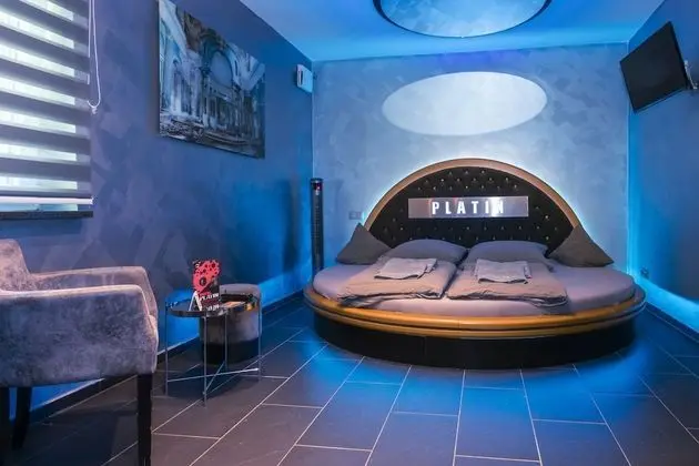 Süit, Sıcak Su Havuzu