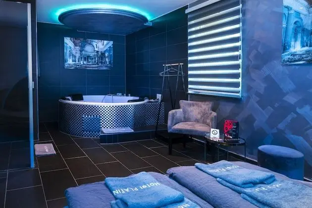 Süit, Sıcak Su Havuzu