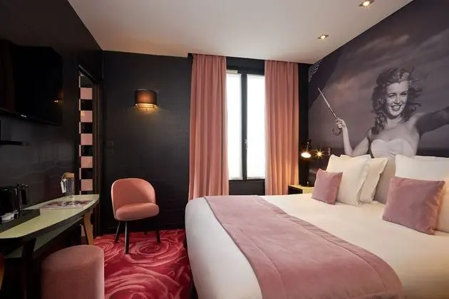 Deluxe Tek Büyük Yataklı Oda