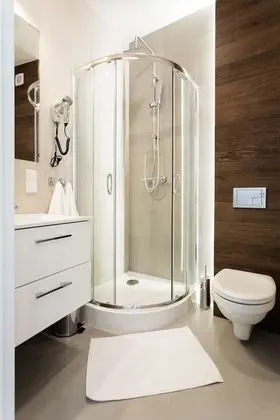 Büyük Yataklı Tek Kişilik Oda