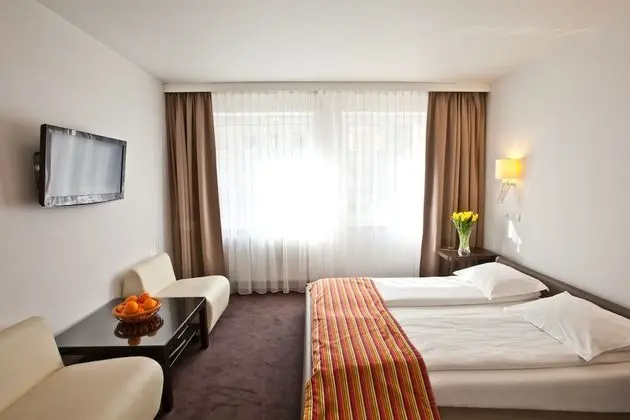 Standard Oda, 1 Büyük (Queen) Boy Yatak