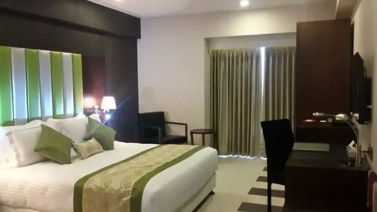 Premium Tek Büyük Yataklı Oda
