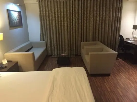 Deluxe Oda, 1 En Büyük (King) Boy Yatak