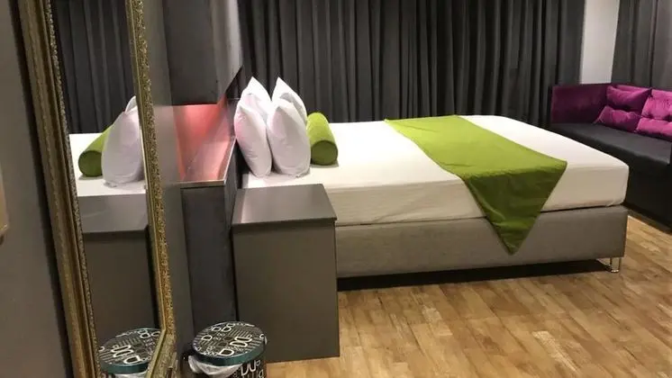 Tek Büyük Yataklı Oda