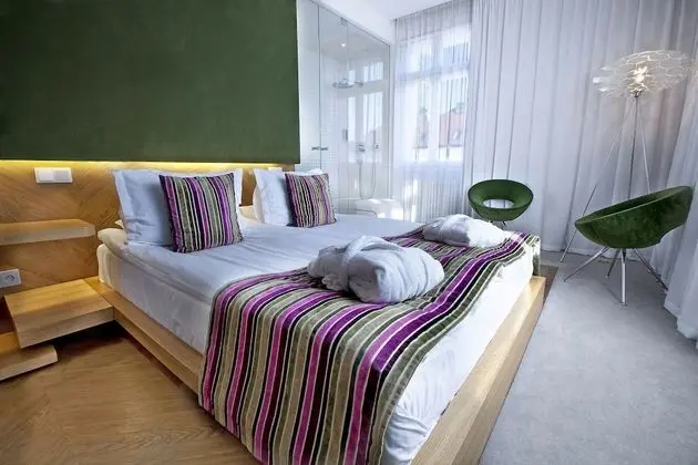 Comfort Oda, 1 Büyük (Queen) Boy Yatak