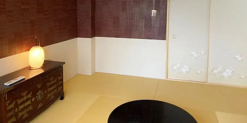Basic Ev, Sigara İçilmez