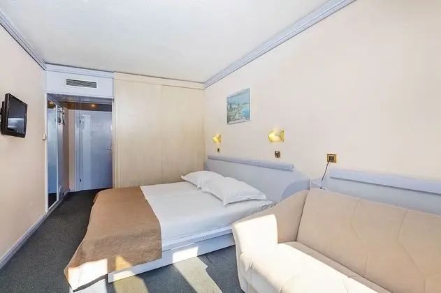 Classic room with balcony - extra bed
