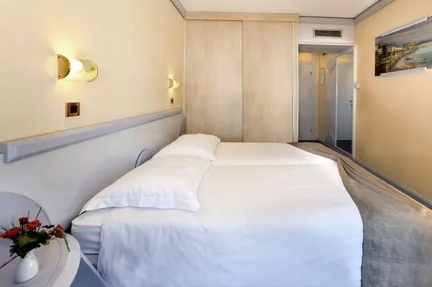 Classic room with balcony - extra bed