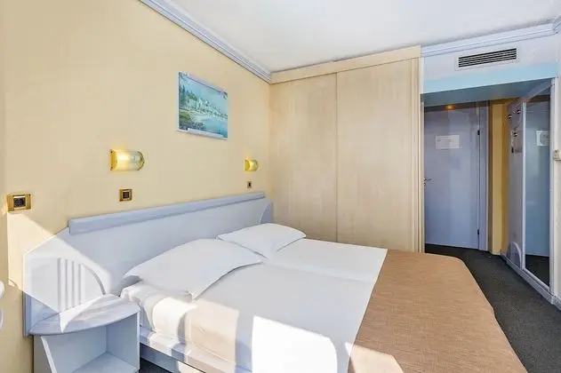 Classic room with balcony, Sea view