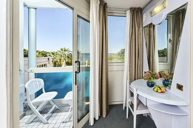 Classic room with balcony, Sea view