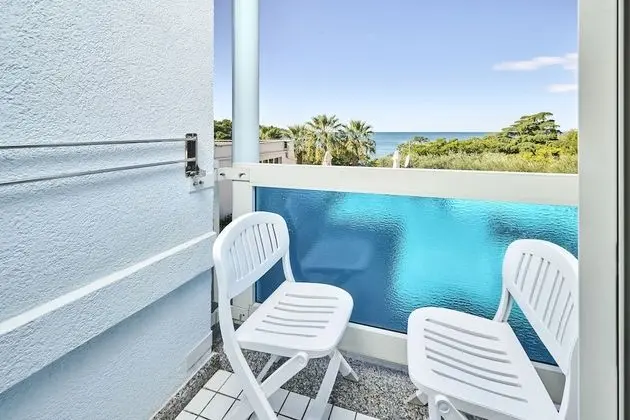 Classic room with balcony, Sea view