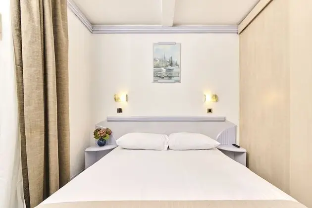 Economy room with french bed, Park side - Single use