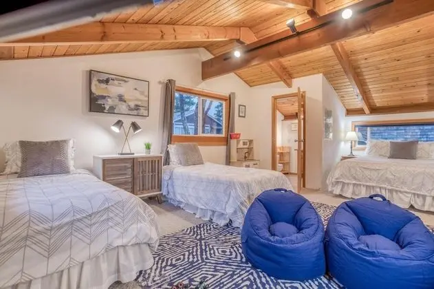 Ev, Birden Çok Yatak (Play Chalet (MCA 489))