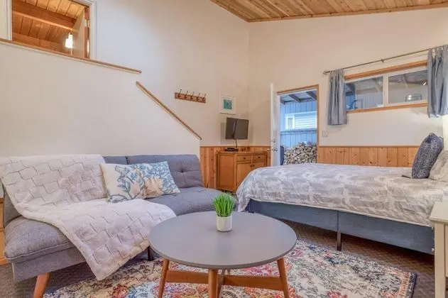 Ev, Birden Çok Yatak (Play Chalet (MCA 489))