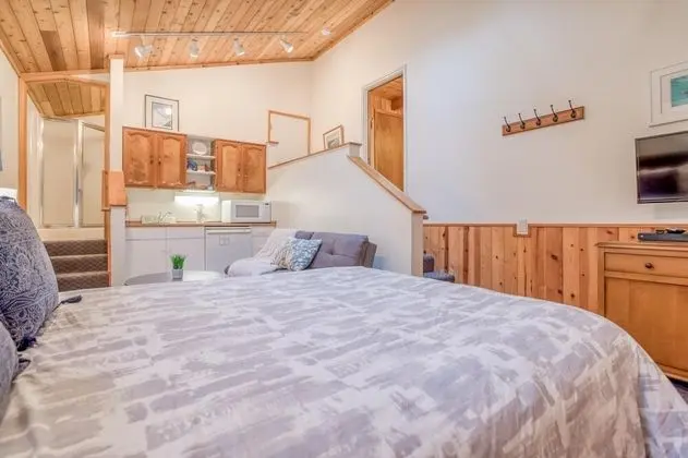 Ev, Birden Çok Yatak (Play Chalet (MCA 489))