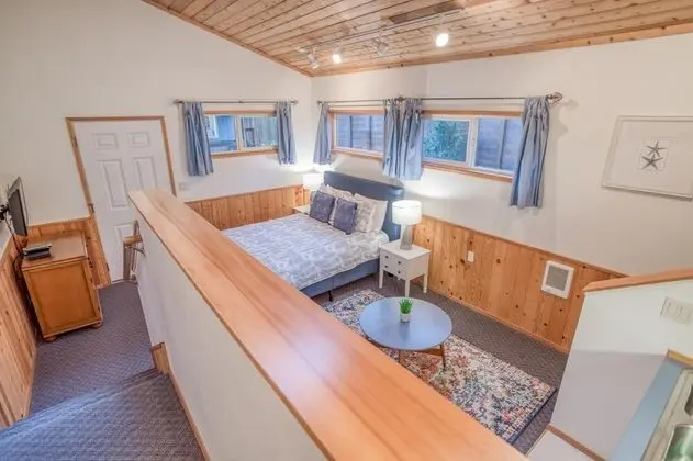 Ev, Birden Çok Yatak (Play Chalet (MCA 489))