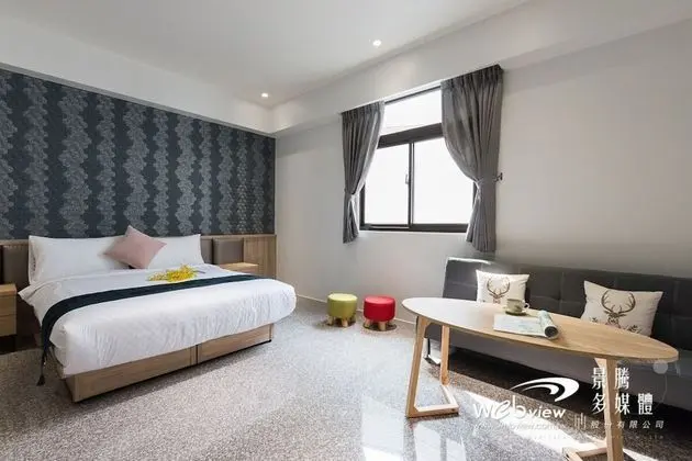 Deluxe Tek Büyük Yataklı Oda (302)