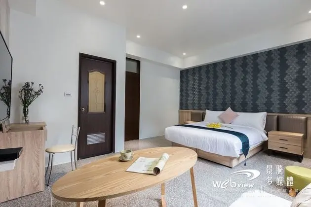 Deluxe Tek Büyük Yataklı Oda (302)