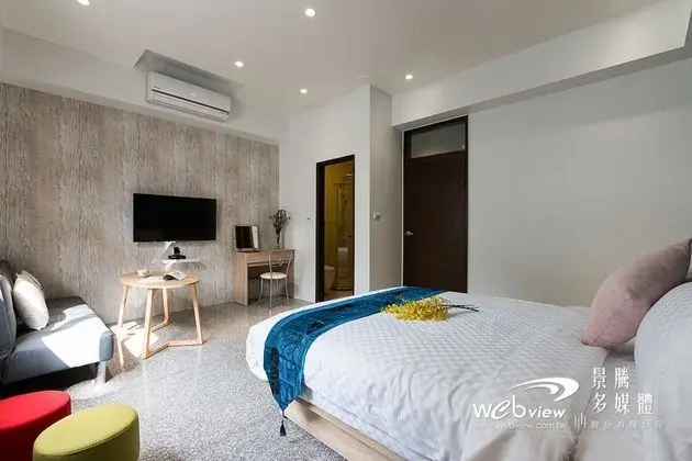 Deluxe Tek Büyük Yataklı Oda (302)