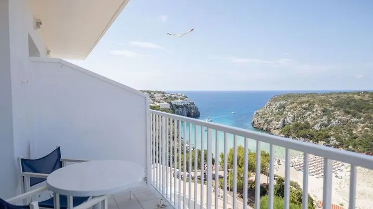 Tek Büyük veya İki Ayrı Yataklı Oda, Deniz Manzaralı