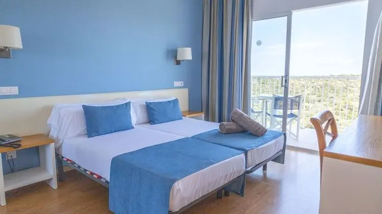 Tek Büyük veya İki Ayrı Yataklı Oda, Deniz Manzaralı