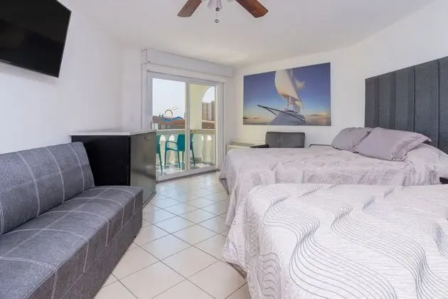 Deluxe Oda, Birden Çok Yatak, Balkon, Kısmi Deniz Manzarası